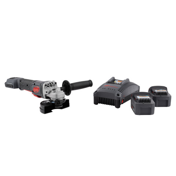 Zestaw szlifierek kątowych AKKU G5351M-K22-EU 20 V 115/125 Ingersoll Rand, po lewej stronie maszyna, a po prawej ładowarka z 2 akumulatorami AKKU.