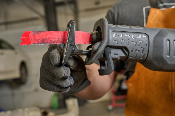 AKKU reciprocating saw 20V C5101 Ingersoll Rand, without accessories, side view of the machine from the left when clamping the saw blade