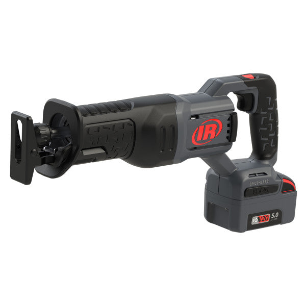 Piła szablasta akumulatorowa 20 V C5101 Ingersoll Rand, maszyna z akumulatorem, ujęcie z lewej strony pod kątem